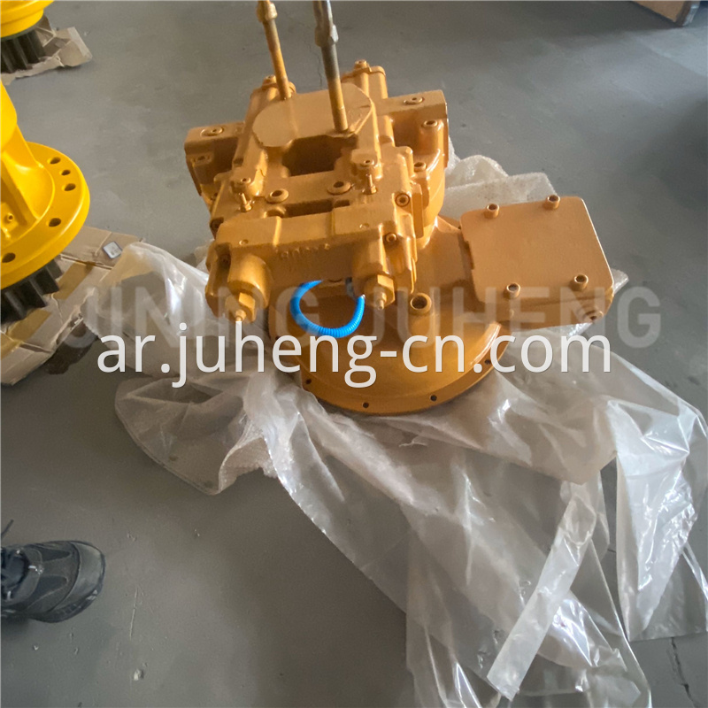 320b Hydraulic Pump4